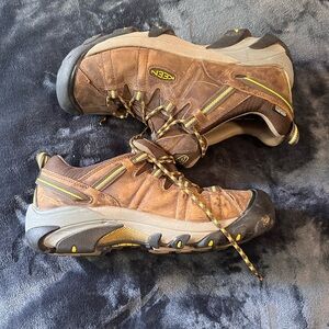 Keen Brown and Yellow Athletic Shoes with Sturdy Sole